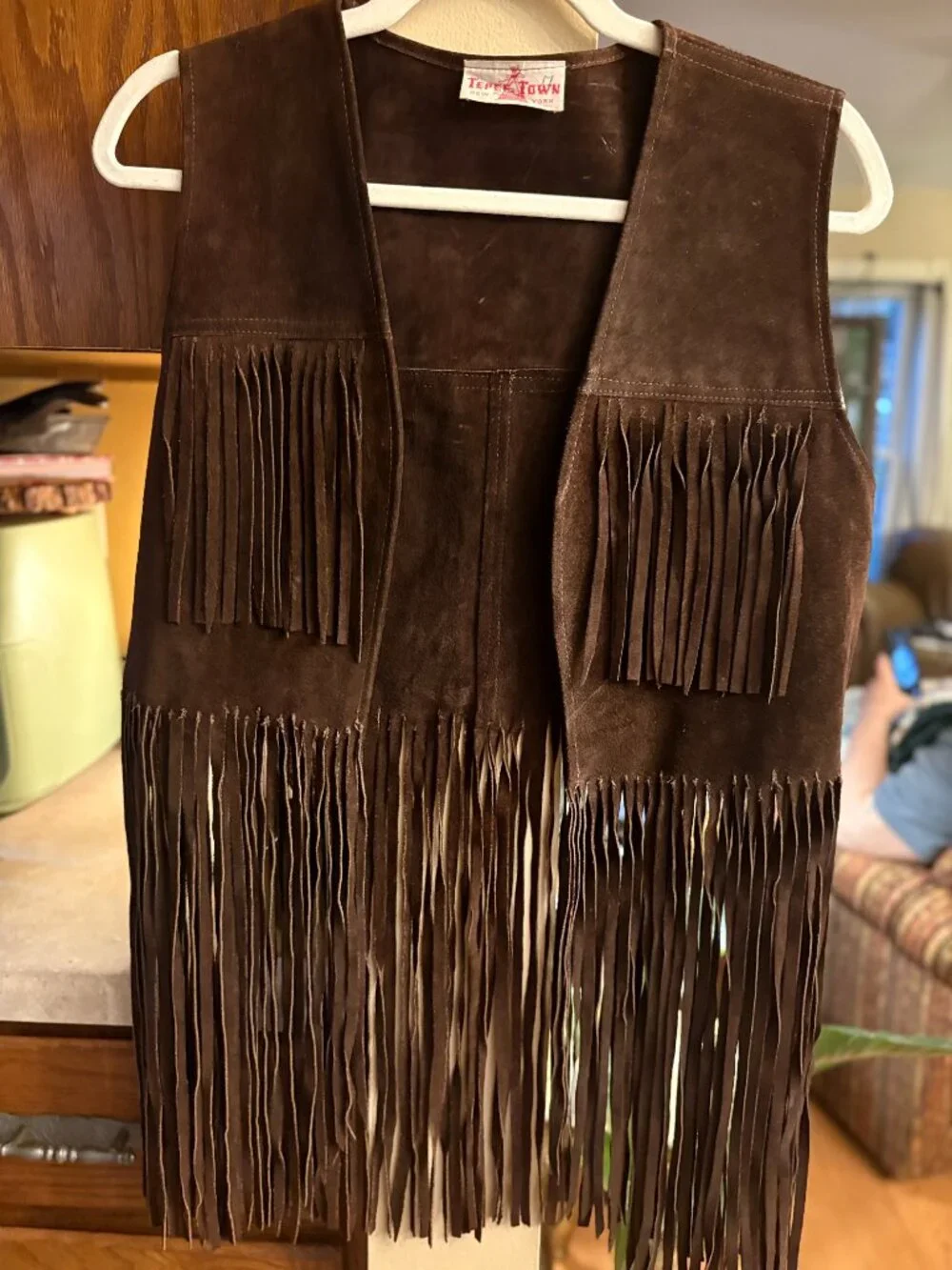 VINTAGE TEPEE TOWN NY FRINGE VEST - Picture 2 of 10